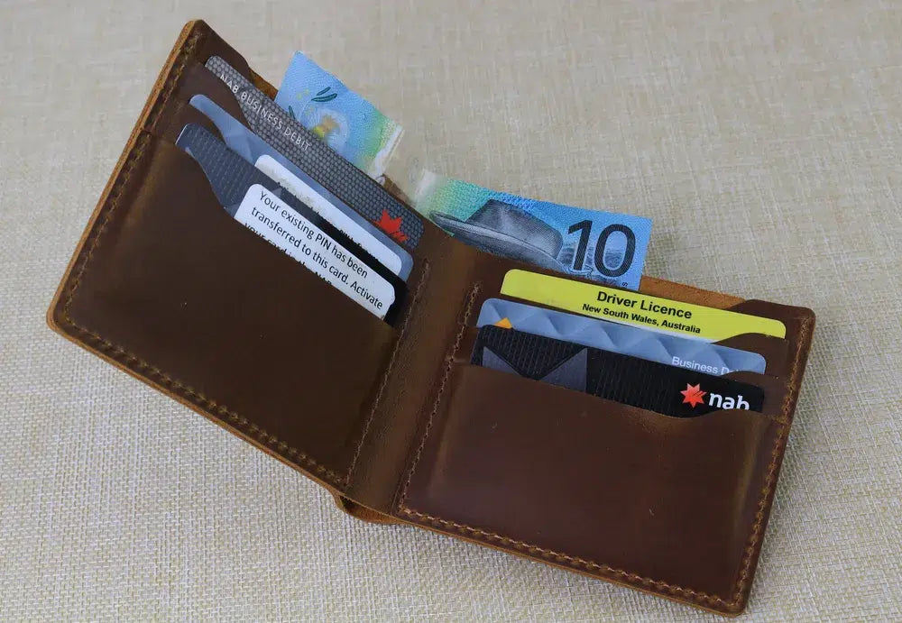 Display of Bifold Mens Wallet - SYD